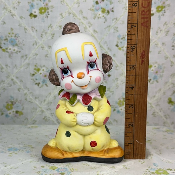 Adorable Vintage Lefton Clown Figurine - Picture 10 of 11